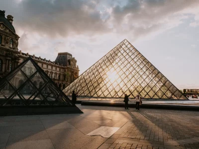 Louvre pexels-matreding-11783028