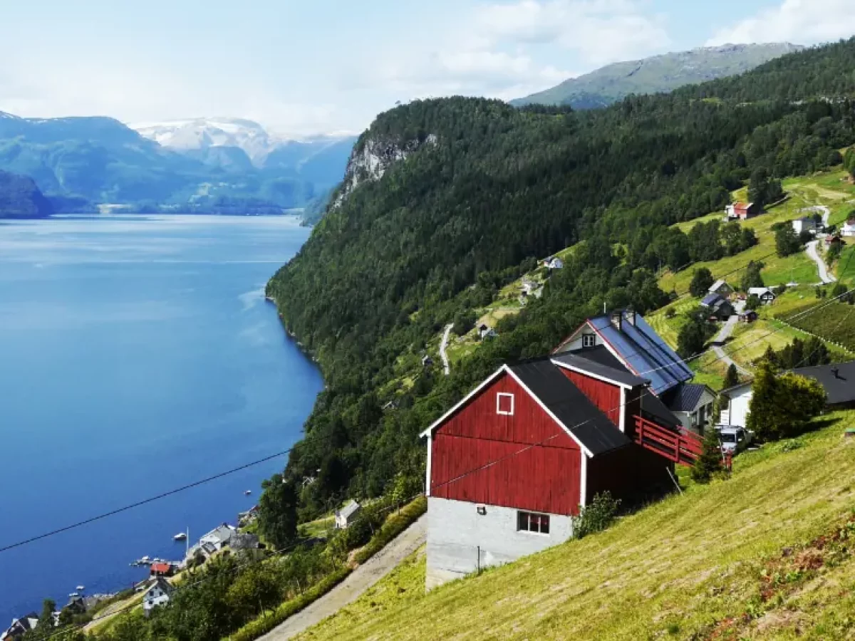 port-nordfjordeid-norway-bay-c037