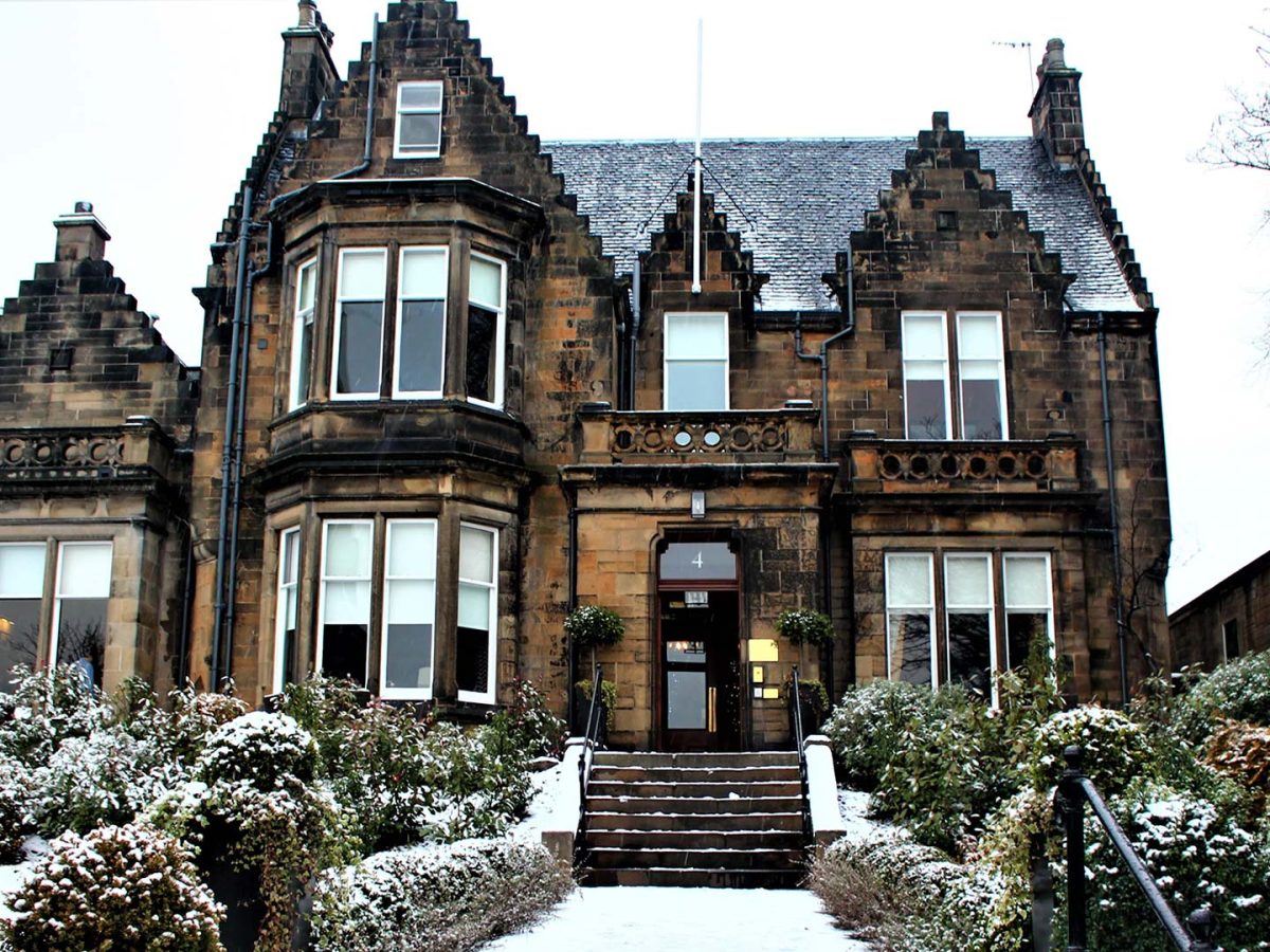 snow-view-reading